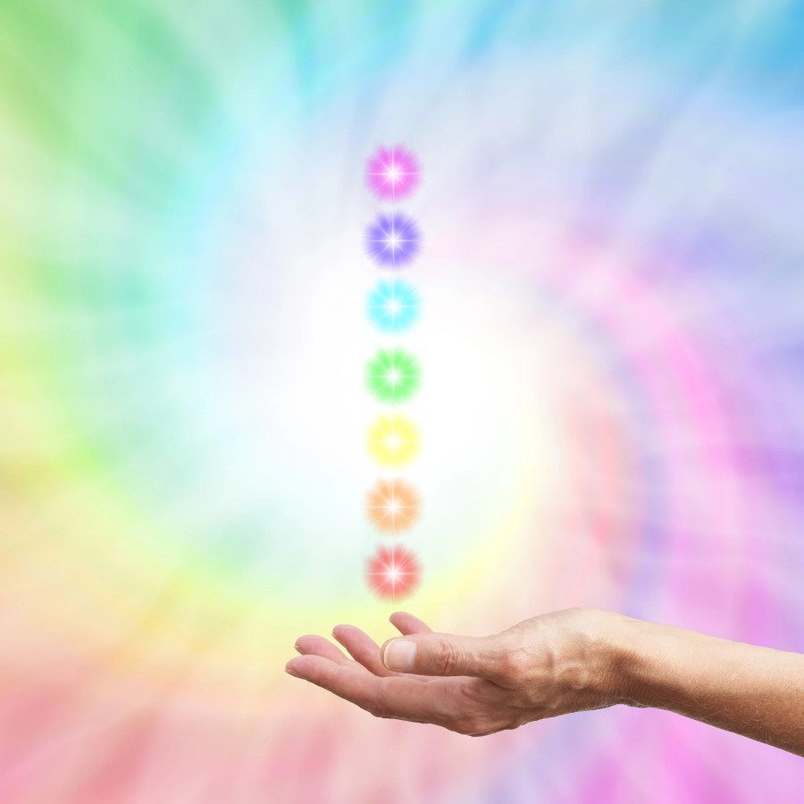 Die Bedeutung des Wortes "Chakra" - Erfahren Sie die Bedeutung des Wortes "Chakra" und was es für Ihre spirituelle Gesundheit bedeutet. Entdecken Sie, wie die Kraft dieser kreisförmigen Energiezentren in Ihrem Körper Ihre Lebensenergie beeinflussen kann. - Sonja Hargittay - Energiecoach